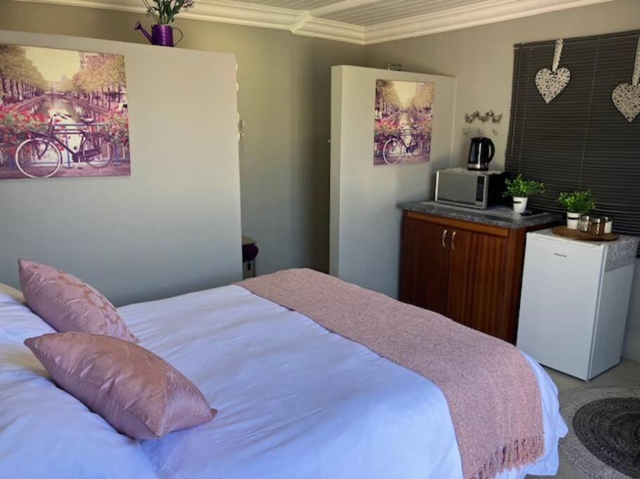 Stellies Accommodation - Room 2 Keetmanshoop Ngoại thất bức ảnh