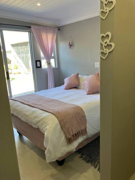 Stellies Accommodation - Room 2 Keetmanshoop Ngoại thất bức ảnh